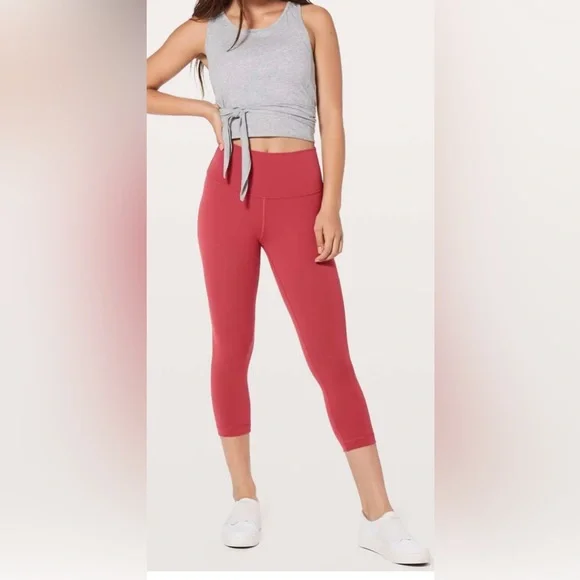 *sold* 🌟HP🎉 Lululemon Wunder Under Crop (Hi-Rise) 21" in Vintage Rose - Picture 2 of 8